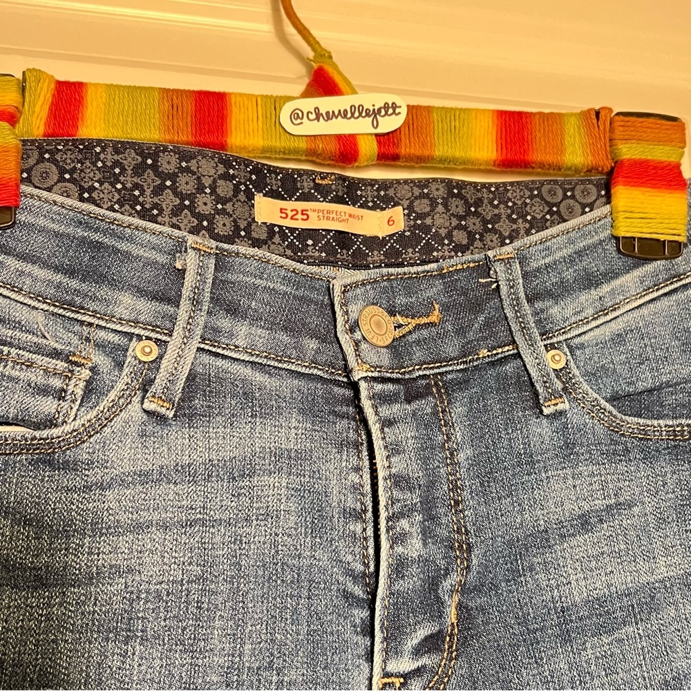 525 Levi’s Women’s Perfect Waist Jeans